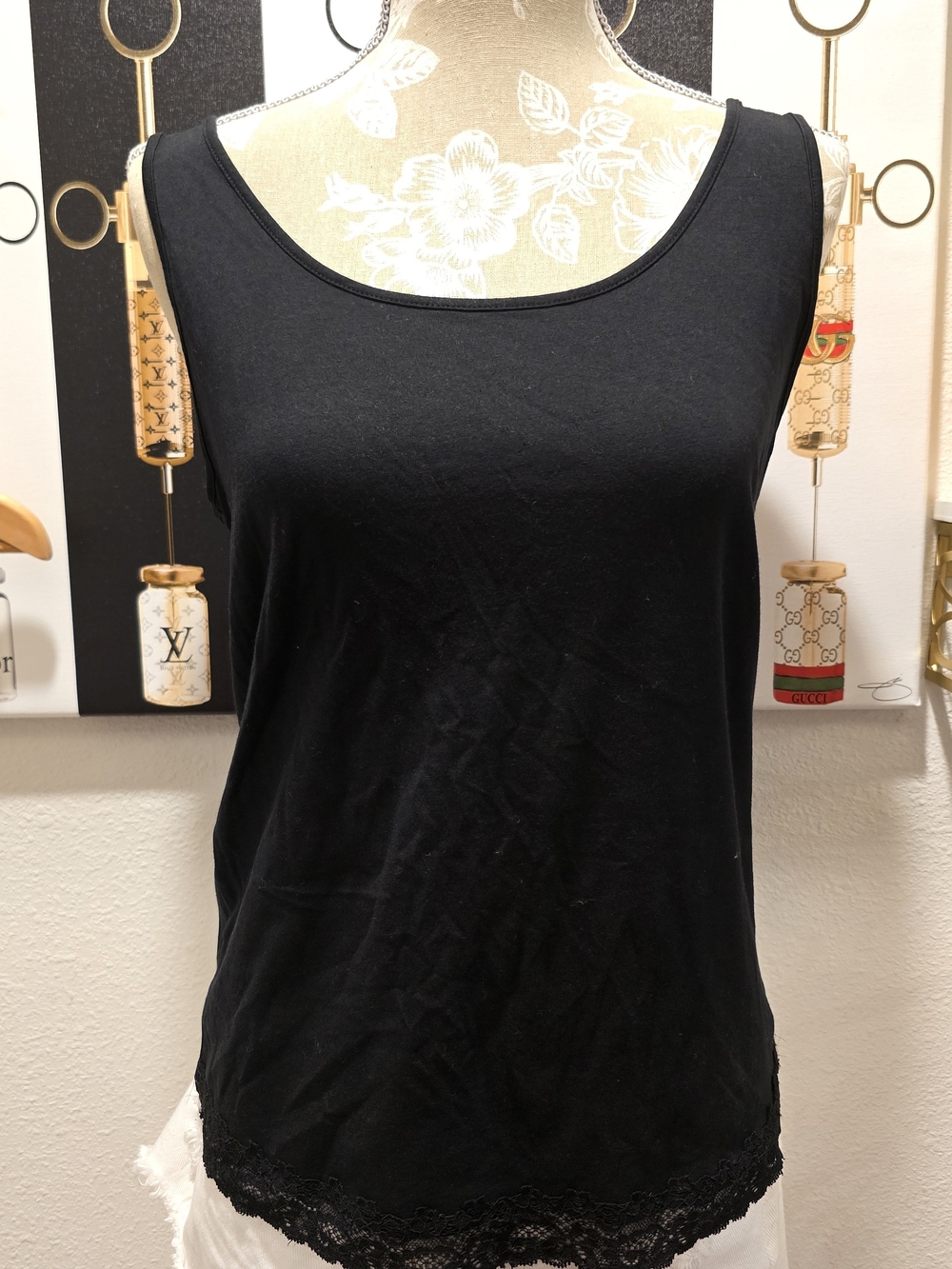 Ann Taylor Lace-Hem Women's Tank Top - Black Classic Scoop Neck
